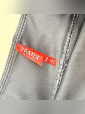 SPANX Black Pull On Leggings Pants Women’s Medium High Rise Slim Stretch